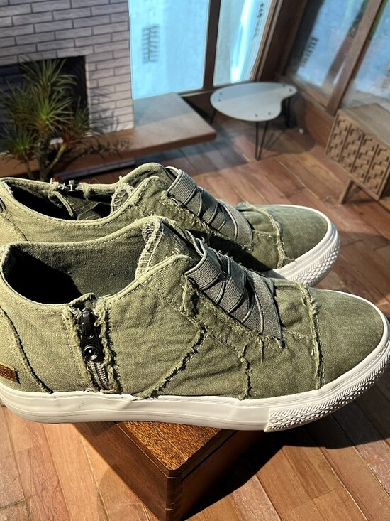 Blowfish Malibu Shoes - Blowfish Malibu Olive Canvas platform sneakers size 9